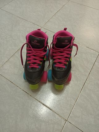 Patines de ruedas en paralelo niña rosa y negro