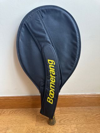 Raqueta Boomerang JR 21 con funda.