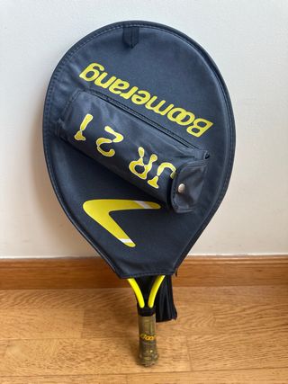Raqueta Boomerang JR 21 con funda.