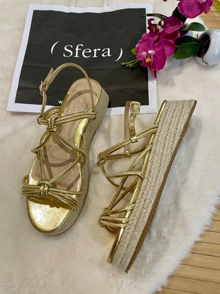 Sandalias Sfera doradas número 38 * SOLO ENVÍOS *