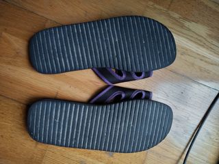 Chanclas Frenzy Negras y Moradas