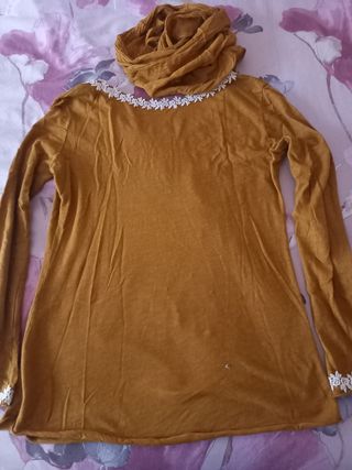 Camiseta vintage con encaje