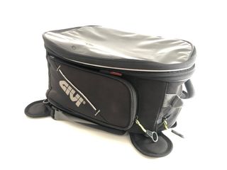 Bolsa Givi con imanes para moto