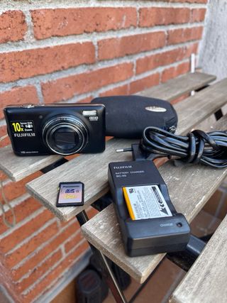 Cámara Fujifilm 10x Zoom 16 MP HD