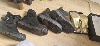 Lote 3 pares calzado mujer: botines y sandalias