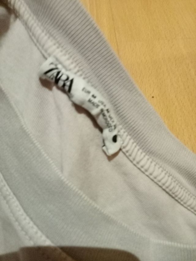 Top Zara Talla M Gris con Hombreras