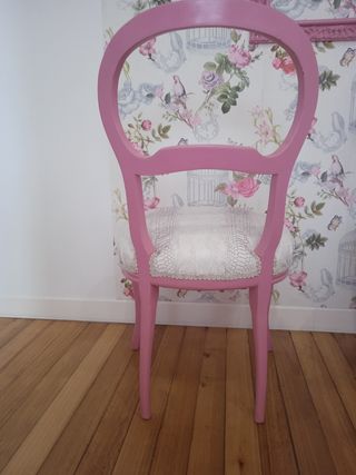 Juego de 4 sillas antiguas restauradas