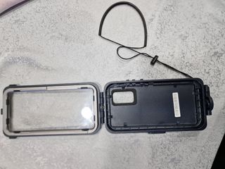 Ottima custodia subacquea Huawei usata pochissimo!