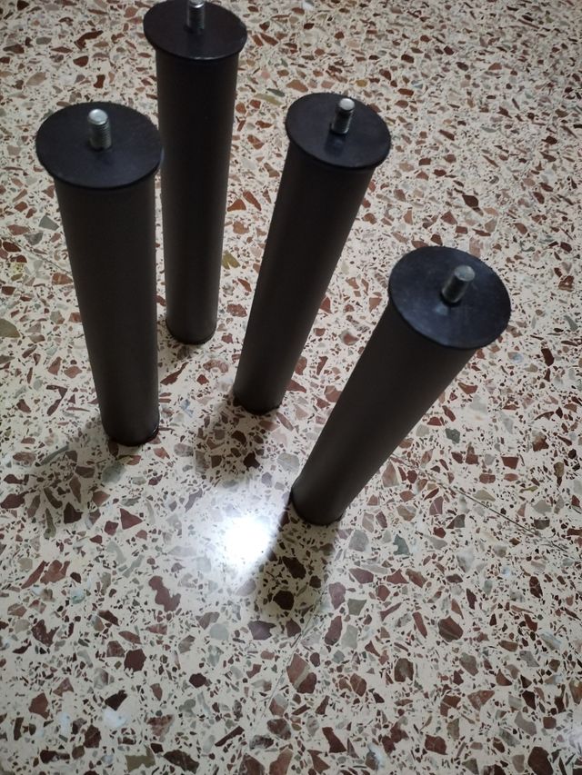 Patas de cama grises (Set de 4).