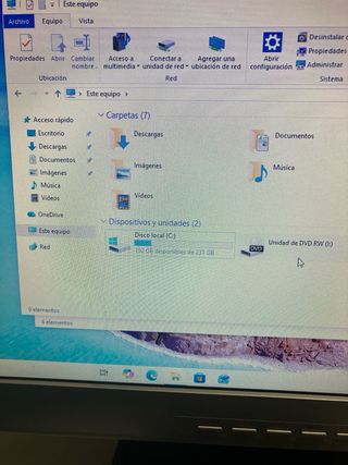 Ordenador HP + Pantalla + Teclado