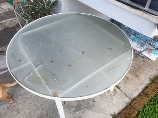 Tavolo da giardino in vetro e metallo