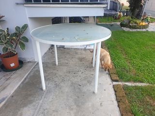 Tavolo da giardino in vetro e metallo