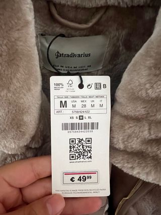 Cazadora Stradivarius efecto piel