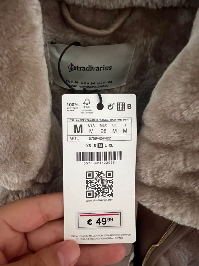 Cazadora Stradivarius efecto piel