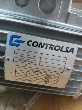 Motor trifásico puerta enrollable con freno