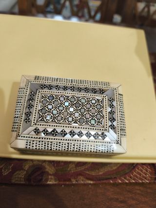 Portagioie in legno e madreperla