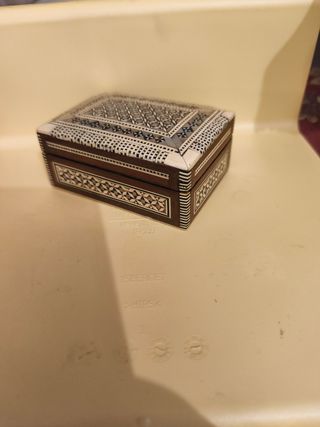 Portagioie in legno e madreperla