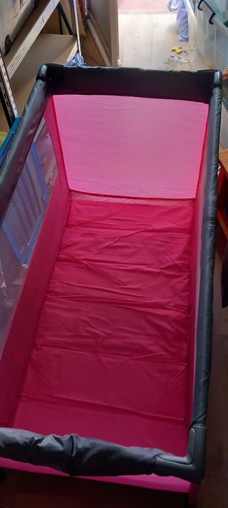 Cuna de viaje rosa o azul y colchón 