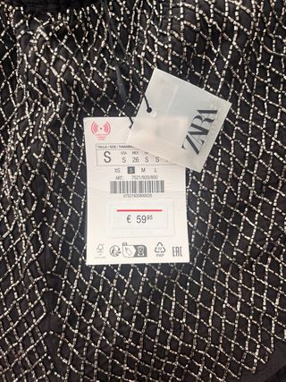 Zara Shorts Negros con Abalorios