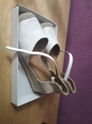 Sandalias esparto blancas y beige