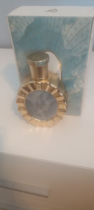 Lattafa Victoria Perfume Dorado y Gris Nuevo