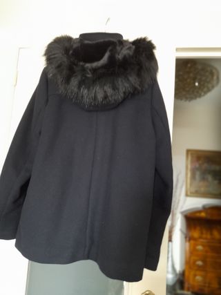 Chaquetón paño capucha pelo negro