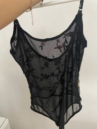 Body de encaje floral negro