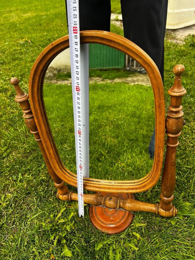 Espejo de tocador antiguo de madera tallada