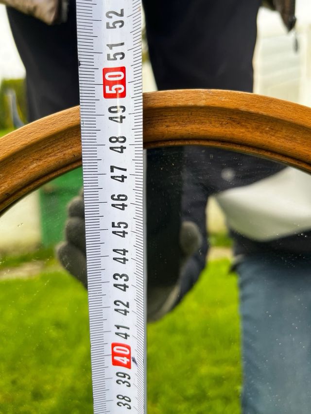 Espejo de tocador antiguo de madera tallada