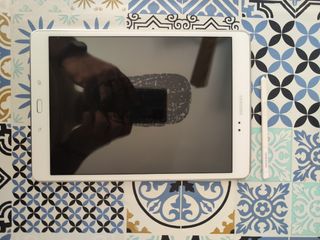 2 Tablets Samsung Galaxy Tab A y iPad Air 2