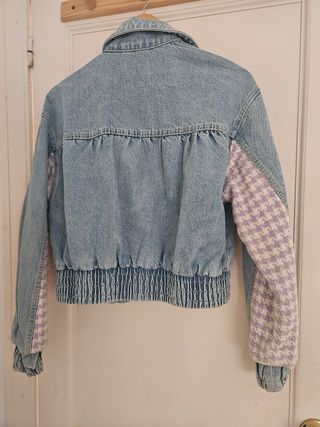 Chaqueta Vaquera Zara con Mangas Estampadas