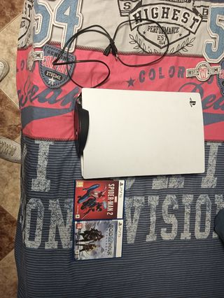 Consola PS5 Blanca + 2 Juegos