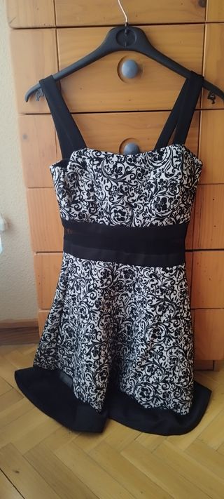 Vestido blanco talla M con corte circular