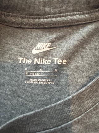 Boy's gray nike t-shirt 