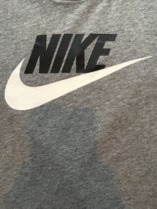 Boy's gray nike t-shirt 