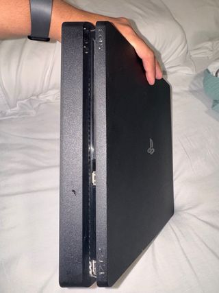 Consola PS4 Slim Negra
