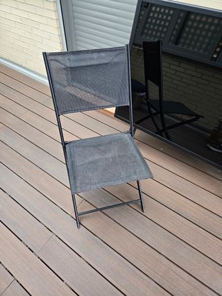 Conjunto de mesa y 4 sillas de exterior plegables