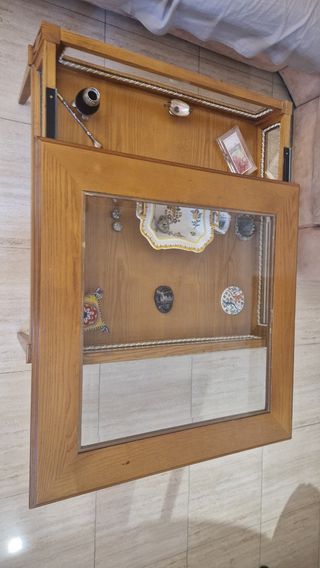 Mesa de centro de madera y cristal