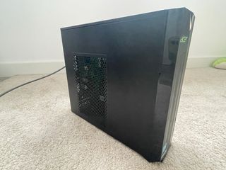 Ordenador de sobremesa Acer Negro Windows 11.

