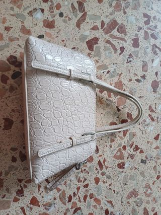 Bolso beige efecto piel cocodrilo