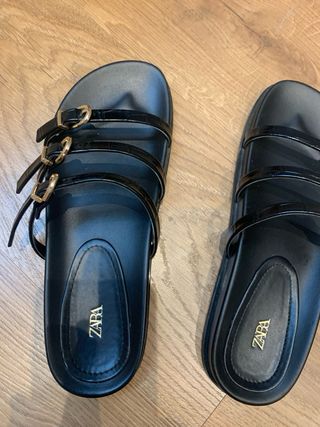 Sandalias Negras Hebillas Zara