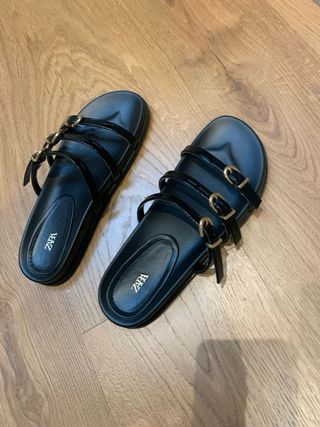 Sandalias Negras Hebillas Zara
