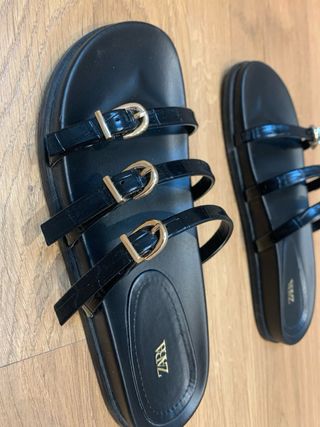Sandalias Negras Hebillas Zara