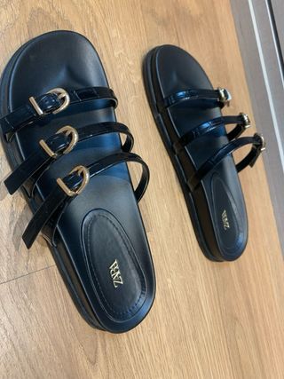 Sandalias Negras Hebillas Zara