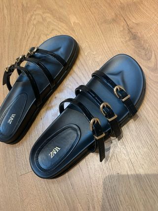 Sandalias Negras Hebillas Zara