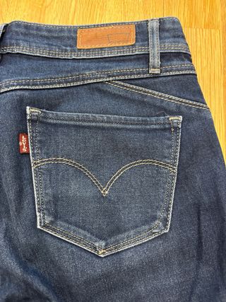 Vaqueros Levi's Talla 26 Mid Rise