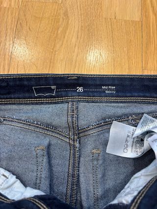 Vaqueros Levi's Talla 26 Mid Rise