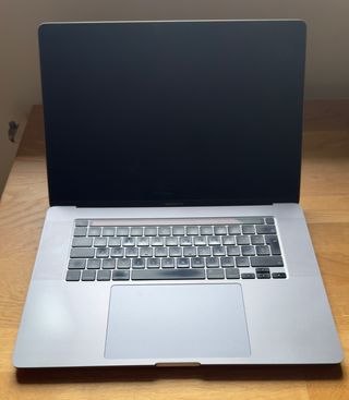 MacBook Pro 16" Gris Espacial