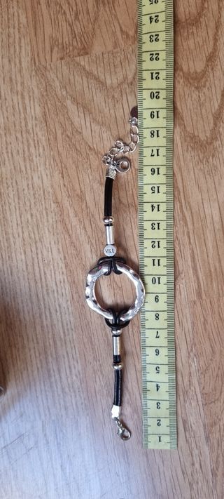 Pulsera Victorio & Lucchino Cuero y Plata