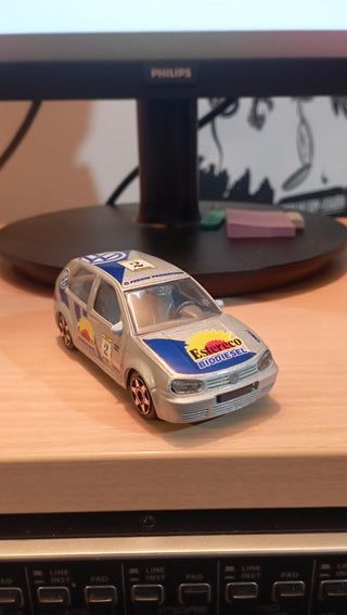 Bburago 1/43 Volkswagen Golf 98 cod.NoCode Die-Cas
